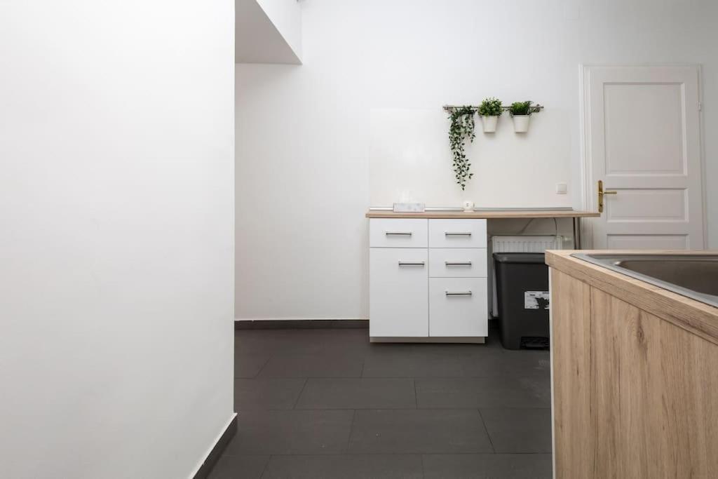 Orestaliving - 2Br On The Danube Canal Wina Bagian luar foto